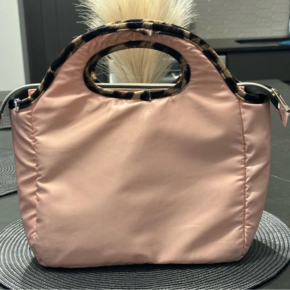 Tahari insulated Lunch Bag/ Makeup Bag Pink and Cheetah Print - Picture 5 of 8